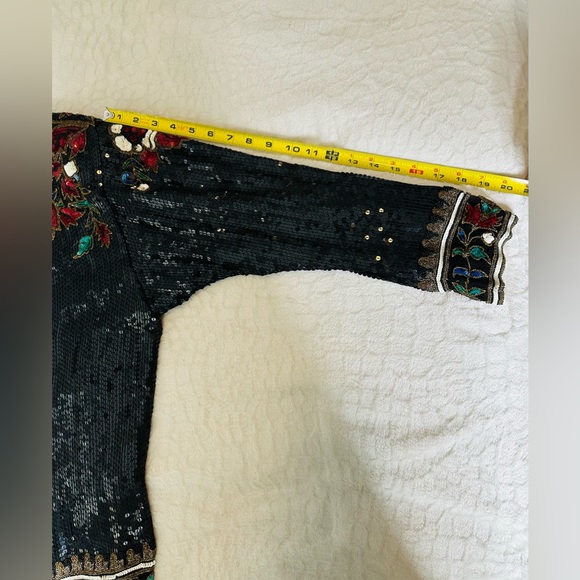 Vintage women’s black silk sequin evening jacket with red floral design. - Picture 17 of 17